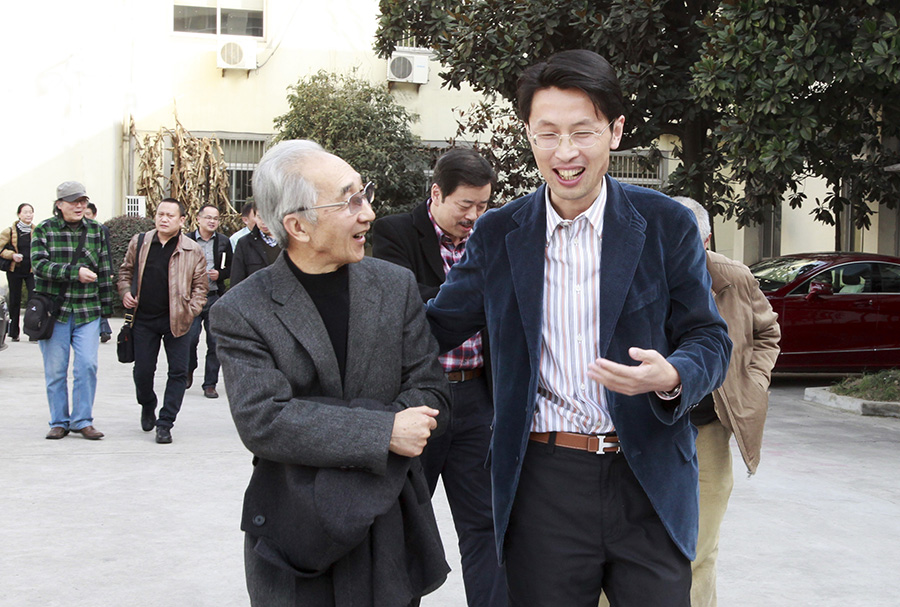 {靳尚谊-陈卫宏-在凤凰.jpg